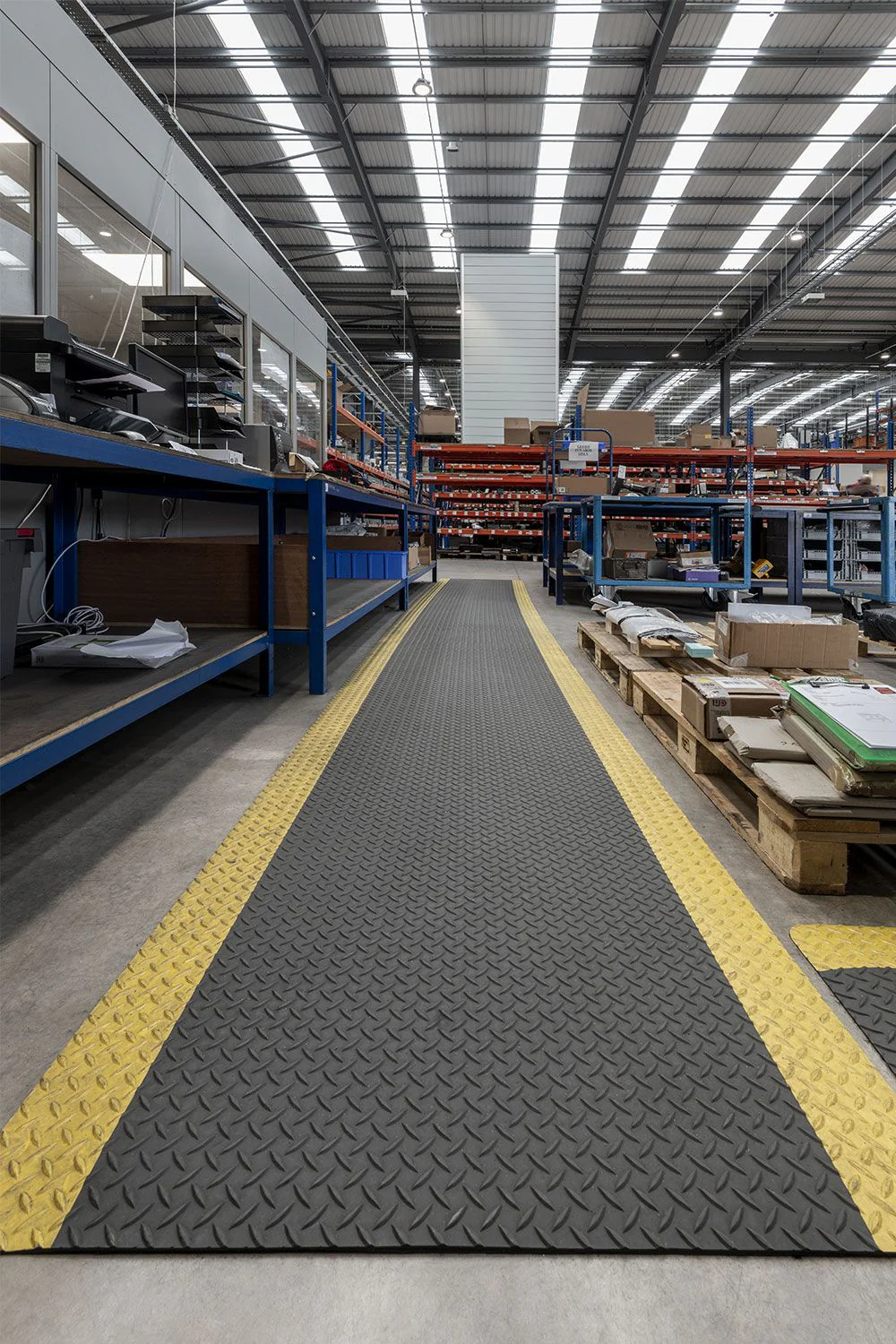 Kumfi Tough Heavy-Duty Anti-Fatigue Mat - Image 2