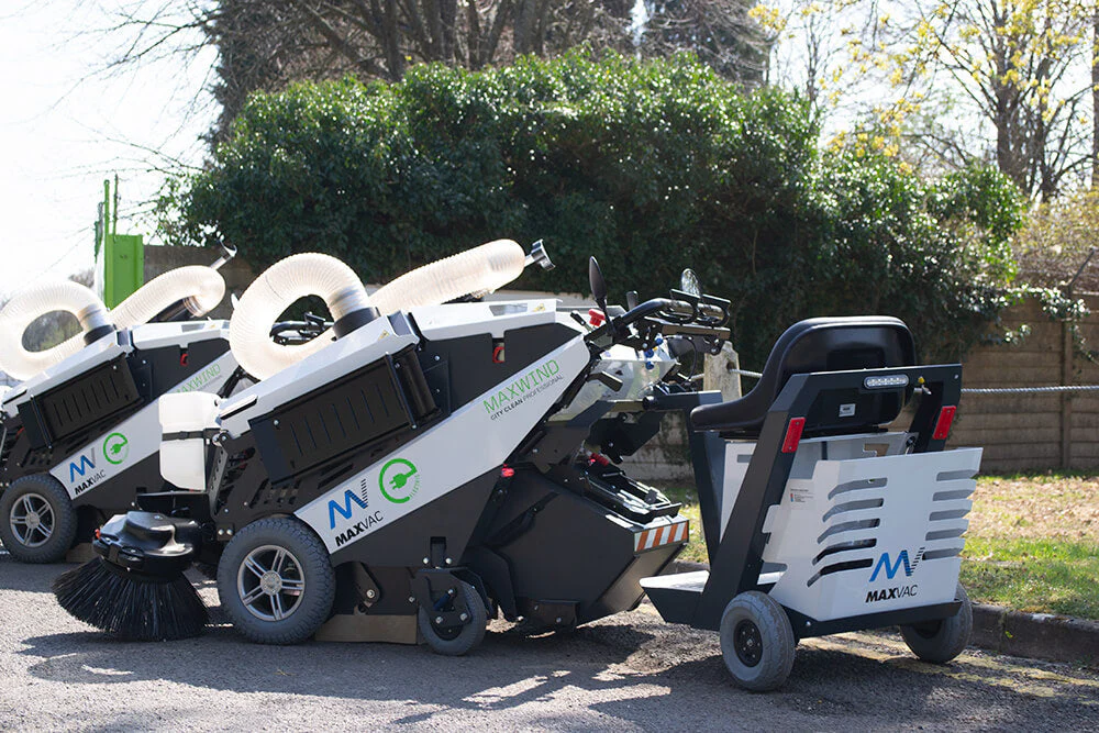 MAXVAC MaxWind Pedestrian Sweeper - Image 3
